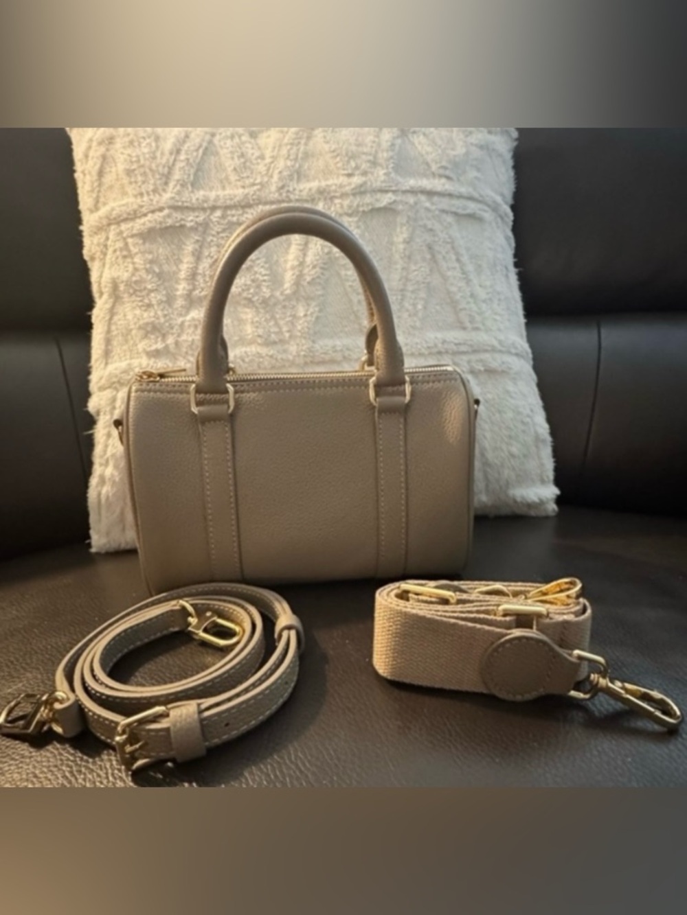 🤎DRESS UP YOUR PURSE DUYP
MINI BOSTON BAG LEATHER TAUPE COLOR
(PRICED TO SELL)🎉🎉